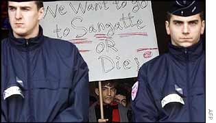 French police and demonstrators