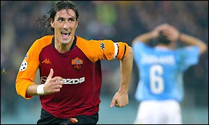 Marco Delvecchio scores for Roma