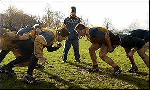 Australia coach Eddie Jones (centre) overseas practice