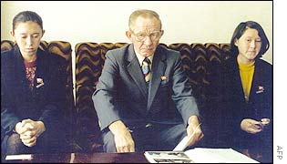 Picture released from Japanese magazine Syukan Kinyobi shows Charles Robert Jenkins, husband of Hitomi Soga, with their daughters Mika (left) and Belinda