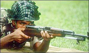 Bangladeshi soldier takes aim