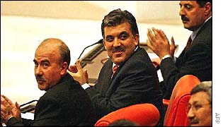 Abdullah Gul (centre)