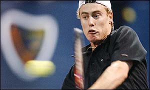 Hewitt struggles to find his form early on, but keeps cool to make a stunning comeback and take the set 7-5