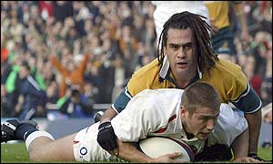 Ben Cohen scores England's opening try after 9 minutes
