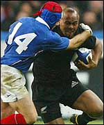 France try to get to grips with Jonah Lomu
