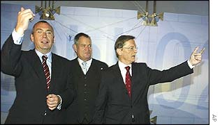 Alfred Gusenbauer, Herbert Haupt (Freedom Party) and Wolfgang Schuessel