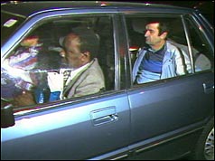 Cuban Ambassador Oscar Fernandez-Mell (r)