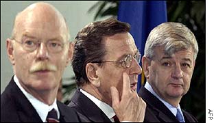 Defence Minister Peter Struck, Chancellor Schroeder and Foreign Minister Joschka Fischer