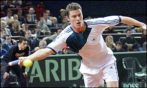 Marat Safin on his way to winning the first set of the opening rubber