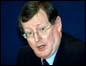 David Trimble only narrowly stays in power after leadership challenge