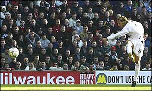 Diego Forlan fires home Man Utd's second goal