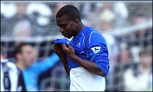 Everton defender Joseph Yobo is sent off for a foul on Craig Bellamy