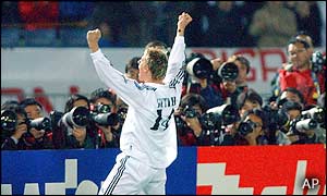 Jose Maria Guti celebrates his goal 