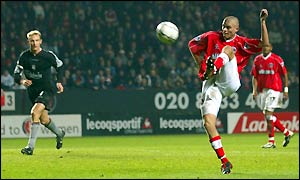 Paul Konchesky lobs Liverpool's Chris Kirkland for Charlton's second goal