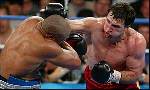 Klitschko unleashes a right on McCline