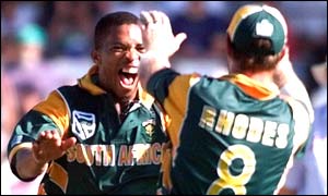 South Africa celebrate another wicket