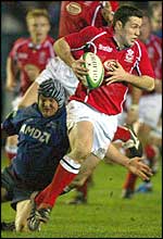 Stephen Jones helps Llanelli to Heineken Cup victory against Sale