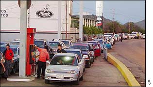 Venezuelans queue for fuel
