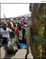 Ivorians hoping to join army