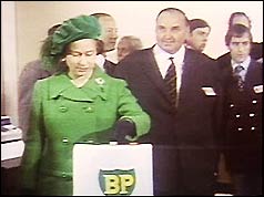 Queen Elizabeth formally launches production of BP's Forties oil field