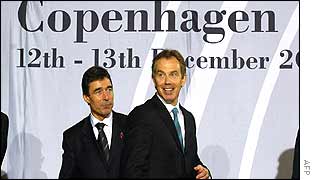 Danish Prime Minister Anders Fogh Rasmussen (left) and British Prime Minister Tony Blair