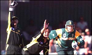 Pakistan bowler Shoaib Akhtar appeals for a wicket as South African batsman Shaun Pollock makes a run