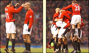 Veron celebrates his goal with his Man Utd team mates