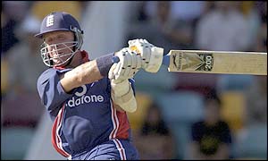 Alec Stewart hits 64 off 61 balls as England set Sri Lanka a good total 