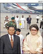 Bangladeshi Prime Minister Khaleda Zia (R) bids farewell to General Than Shwe