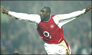 Sol Campbell puts Arsenal in front on the stroke of half-time against Middlesbrough