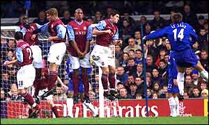 Graeme Le Saux takes a free kick for Chelsea