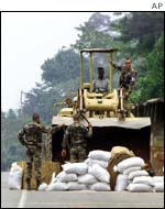 French troops reinforce their position on the outskirts of Duekoue