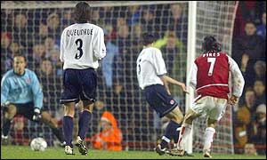 Robert Pires scores Arsenal's second in the last minute