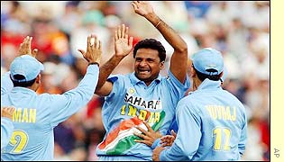 Srintah brightens the tourists hopes as New Zealand fail to capitalise on India's loew total