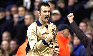 Francis Jeffers celebrates his equaliser