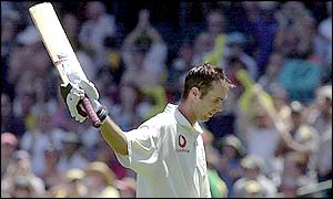 Michael Vaughan salutes the crowd as he receives a standing ovation as he departs the SCG on 183
