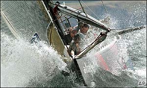 Alinghi win by 40 seconds in race two as a dropped spinnaker pole means the Oracle team lose precious time