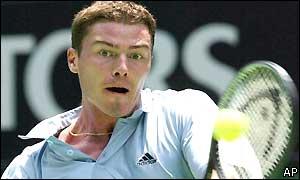 Marat Safin in action against Albert Montanes