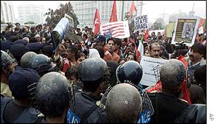 Anti-war demonstration in Lahore, Pakistan
