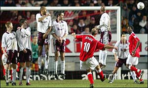 Jensen scores the Addicks' equaliser after 52 minutes