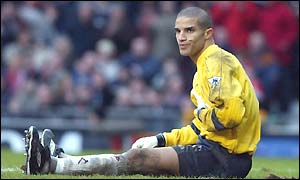 David James looks dejected as Man Utd score again