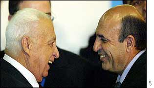 Ariel Sharon (L) with Defense Minister Shaul Mofaz 