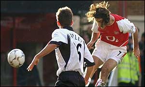 Pires scores for Arsenal