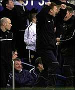 Moyes celebrates as Venables watches