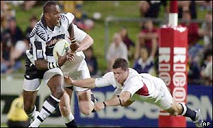 Henry Paul stuns Sevens speialists Fiji with a superb performance that provides England with two vitral breaks