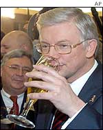 The CDU Governor of Hesse, Premier Roland Koch, enjoys beer