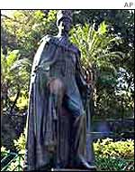 Statue of George VI in Hong Kong's botanical gardens