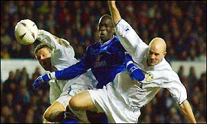 Mamady Sidbe's late flurry produces some scrappy play in the final minutes