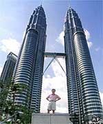 Petronas Twin Towers in Kuala Lumpur, Malaysia 