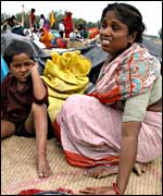 Family in no-man's land between India and Bangladesh